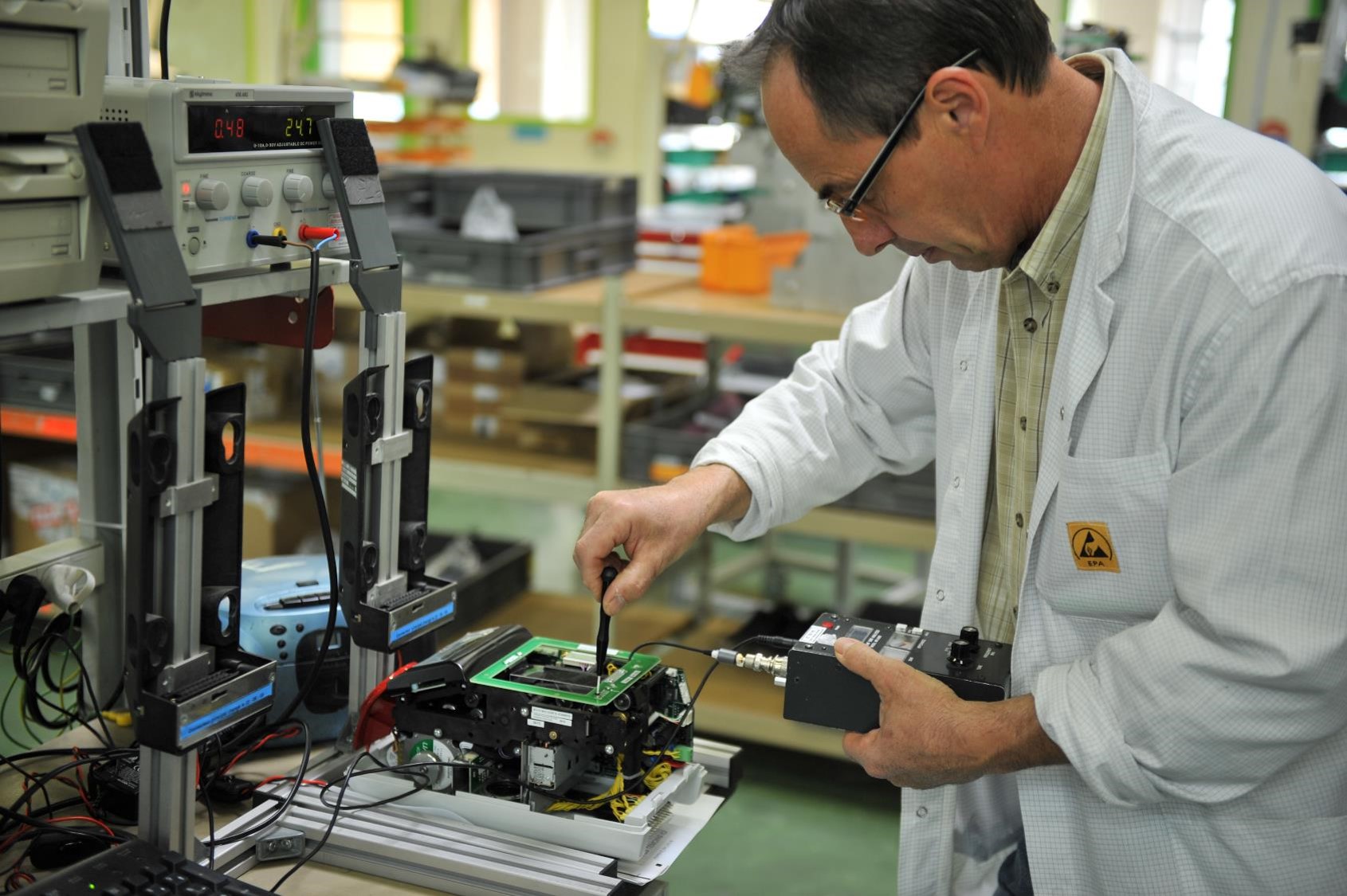 éolane worker leading tests 